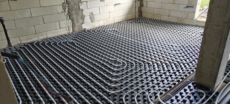 Centru Popesti Leordeni, vila gata, la alb, 4 cam., 2 bai, parcare, mut. imediata.