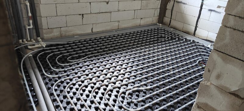 Centru Popesti Leordeni, vila gata, la alb, 4 cam., 2 bai, parcare, mut. imediata.