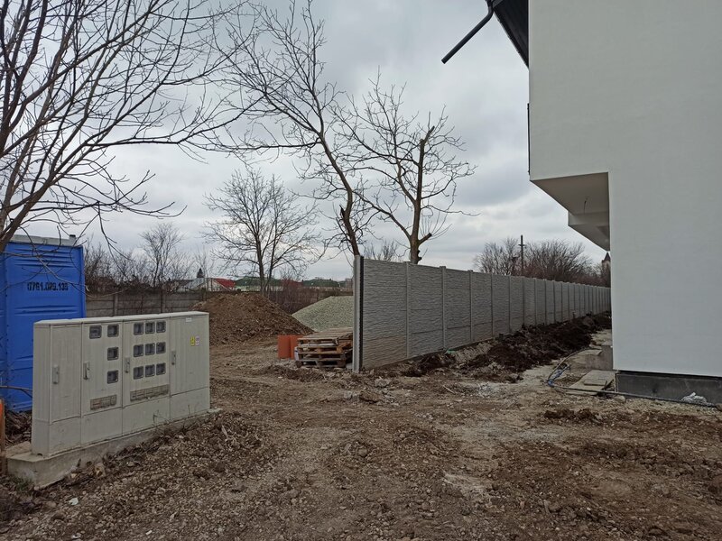 Centru Popesti Leordeni, vila gata, la alb, 4 cam., 2 bai, parcare, mut. imediata.